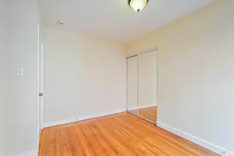 Bedroom - 715 40th St, Richmond, CA 94805 photo 10 of 18