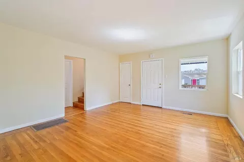Living - 715 40th St, Richmond, CA 94805 photo 5 of 6