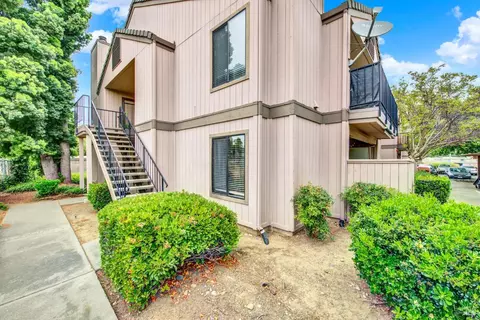 1801 Marshall Rd #204, Vacaville, CA 95687