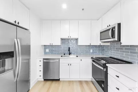 Kitchen - 850 E Cotati Ave #13, Cotati, CA 94931 photo 3 of 3
