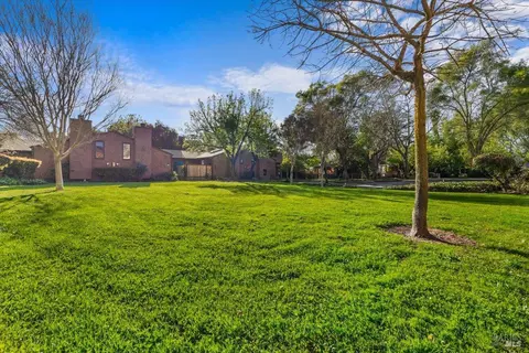 Exterior - 850 E Cotati Ave #13, Cotati, CA 94931 photo 2 of 5