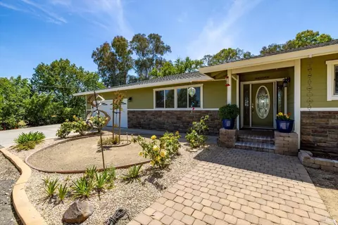 4240 Rolling Hills Ln, Vacaville, CA 95688