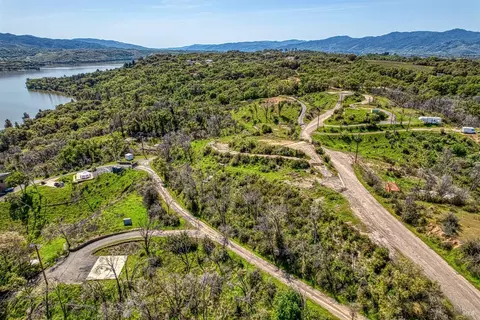 5801 Lake Ridge Dr, Ukiah, CA 95482