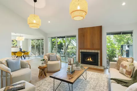 24 Elan Way, Napa, CA 94559