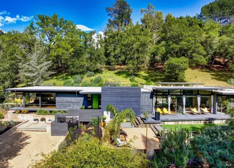 440 Woodland Rd, Kentfield, CA 94904