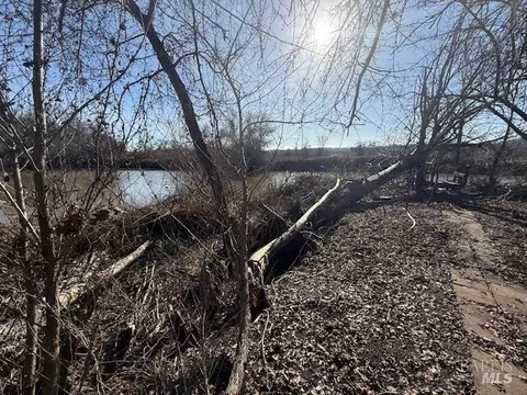 7615 Cache Creek Way, Clearlake, CA 95422