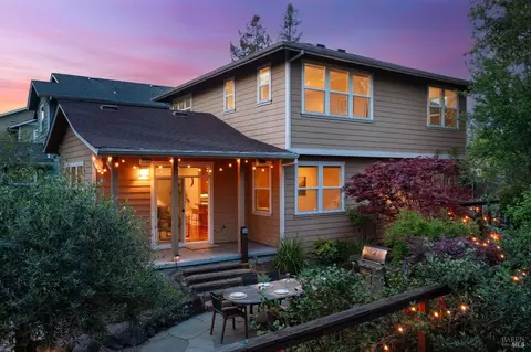 206 March Ave, Healdsburg, CA 95448