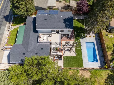 View/Area - 402 Powell Ave, Healdsburg, CA 95448 photo 1 of 3