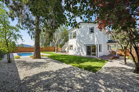 Exterior - 402 Powell Ave, Healdsburg, CA 95448 photo 9 of 9