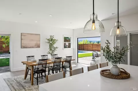 Dining - 402 Powell Ave, Healdsburg, CA 95448 photo 1 of 4
