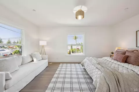 Bedroom - 402 Powell Ave, Healdsburg, CA 95448 photo 1 of 6