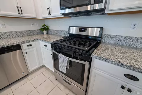 1105 Swarthmore Ct, Dixon, CA 95620 photo 12