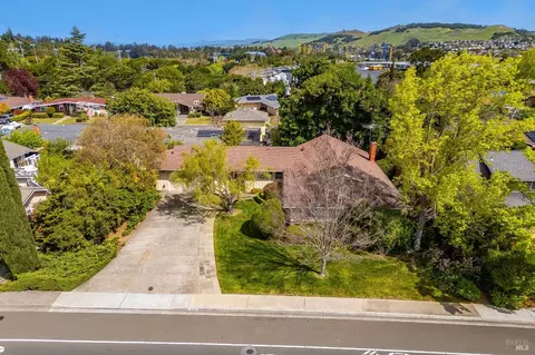 1740 Sereno Dr, Vallejo, CA 94589