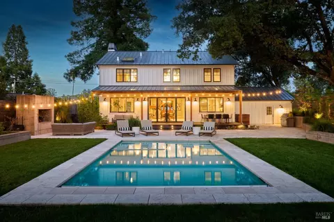 817 Brown St, Healdsburg, CA 95448