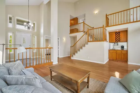 Living - 9147 Piccadilly Cir, Windsor, CA 95492 photo 2 of 4