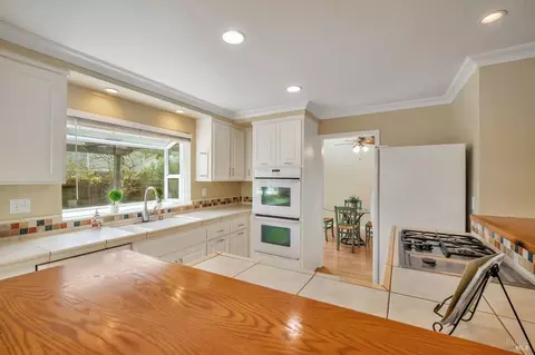 Kitchen - 9147 Piccadilly Cir, Windsor, CA 95492 photo 4 of 5
