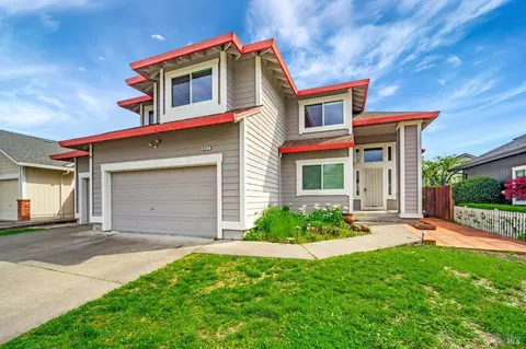Exterior - 9147 Piccadilly Cir, Windsor, CA 95492 photo 3 of 16