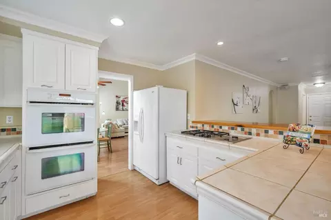Kitchen - 9147 Piccadilly Cir, Windsor, CA 95492 photo 5 of 5