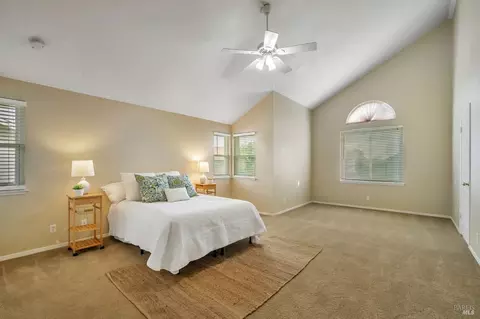 Bedroom - 9147 Piccadilly Cir, Windsor, CA 95492 photo 1 of 8