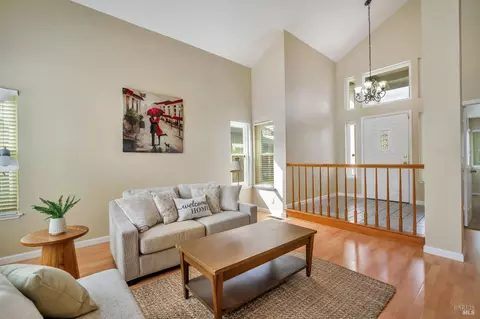 Entry Way - 9147 Piccadilly Cir, Windsor, CA 95492 photo 1 of 2