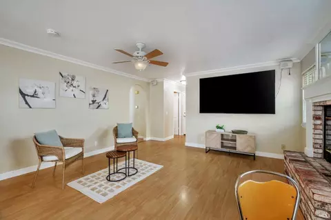 Living - 9147 Piccadilly Cir, Windsor, CA 95492 photo 3 of 4