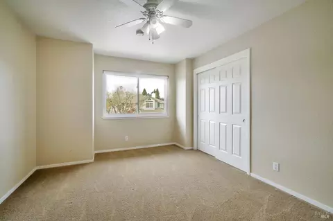 Bedroom - 9147 Piccadilly Cir, Windsor, CA 95492 photo 7 of 8