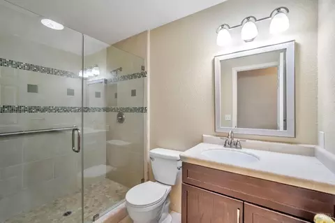 Bath - 9147 Piccadilly Cir, Windsor, CA 95492 photo 4 of 6