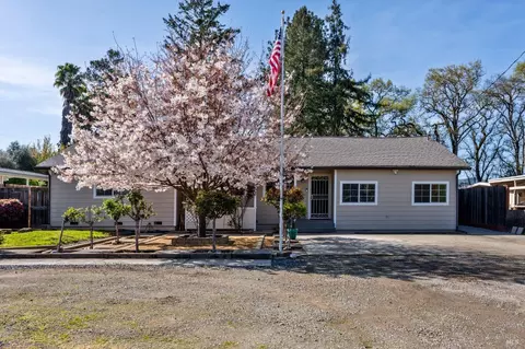 1451 Talmage Rd, Ukiah, CA 95482