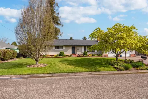 2323 Westview Way, Santa Rosa, CA 95403