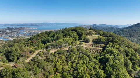 128 Ridgecrest Rd, Kentfield, CA 94904