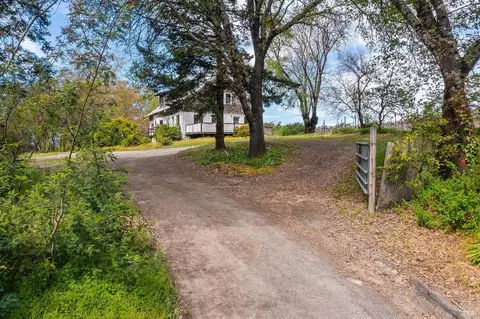 8876 Green Valley Rd, Sebastopol, CA 95472
