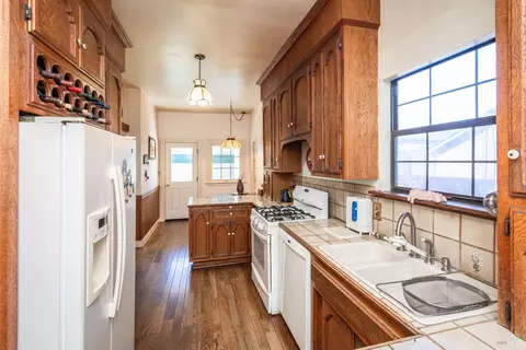 Kitchen - 1436 Pine St, Napa, CA 94559 photo 5 of 6