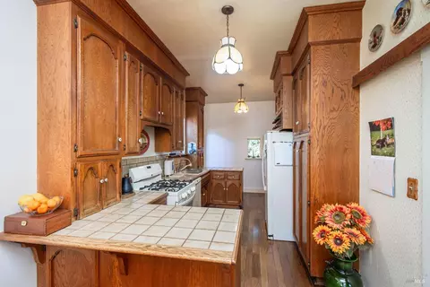 Kitchen - 1436 Pine St, Napa, CA 94559 photo 2 of 6