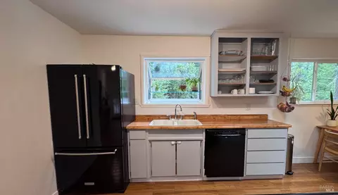 Kitchen - 1853 Clover Dr, Willits, CA 95490 photo 4 of 5