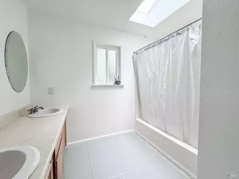 Bath - 1853 Clover Dr, Willits, CA 95490 photo 2 of 2