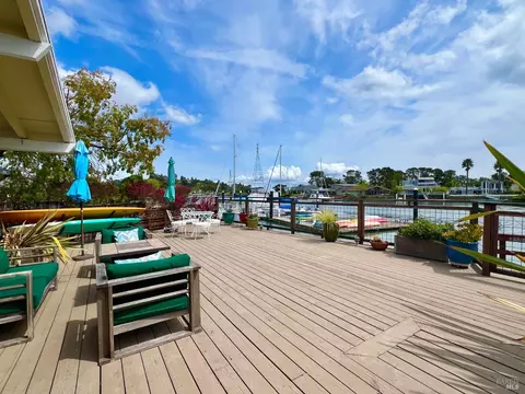 40 Porto Bello Dr, San Rafael, CA 94901