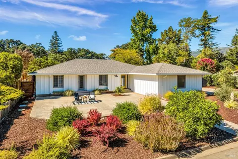 345 Francisco Dr, Sonoma, CA 95476