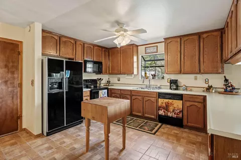 27391 Crow Pl, Willits, CA 95490 photo 4