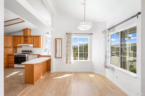 206 Daisy Dr, Napa, CA 94558 photo 10
