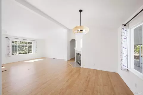 206 Daisy Dr, Napa, CA 94558 photo 8