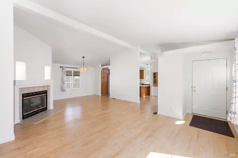 206 Daisy Dr, Napa, CA 94558 photo 5