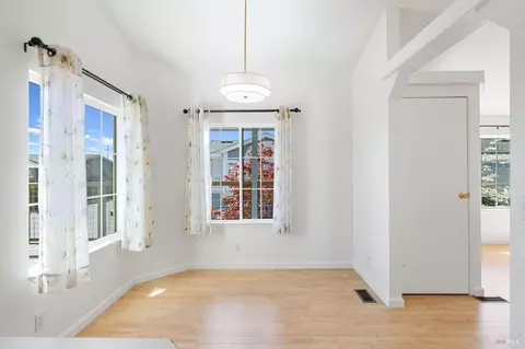 206 Daisy Dr, Napa, CA 94558 photo 13