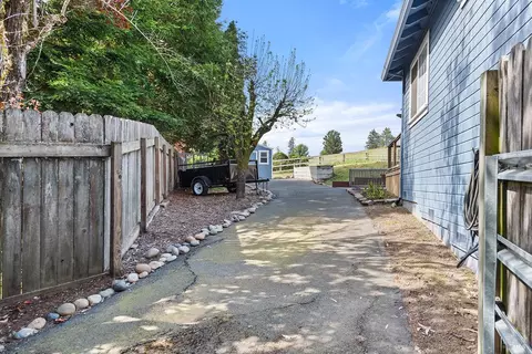 Exterior - 4 Issel Ct, Cotati, CA 94931 photo 11 of 15