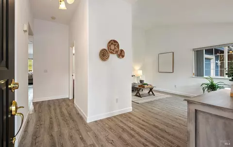 Entry Way - 4 Issel Ct, Cotati, CA 94931 photo 1 of 3