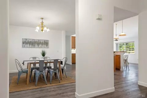 Entry Way - 4 Issel Ct, Cotati, CA 94931 photo 2 of 3