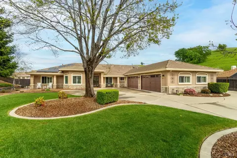 6121 N Vine St, Vacaville, CA 95688
