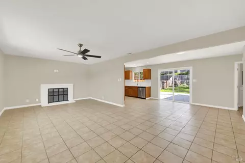 Living - 630 Mini Dr, Vallejo, CA 94589 photo 2 of 3