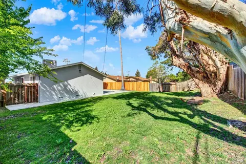 Exterior - 630 Mini Dr, Vallejo, CA 94589 photo 6 of 7