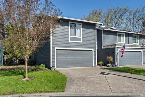 2104 Marylyn Cir, Petaluma, CA 94954