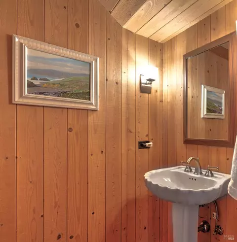 Bath - 35124 Crows Nest Dr, The Sea Ranch, CA 95497 photo 1 of 7